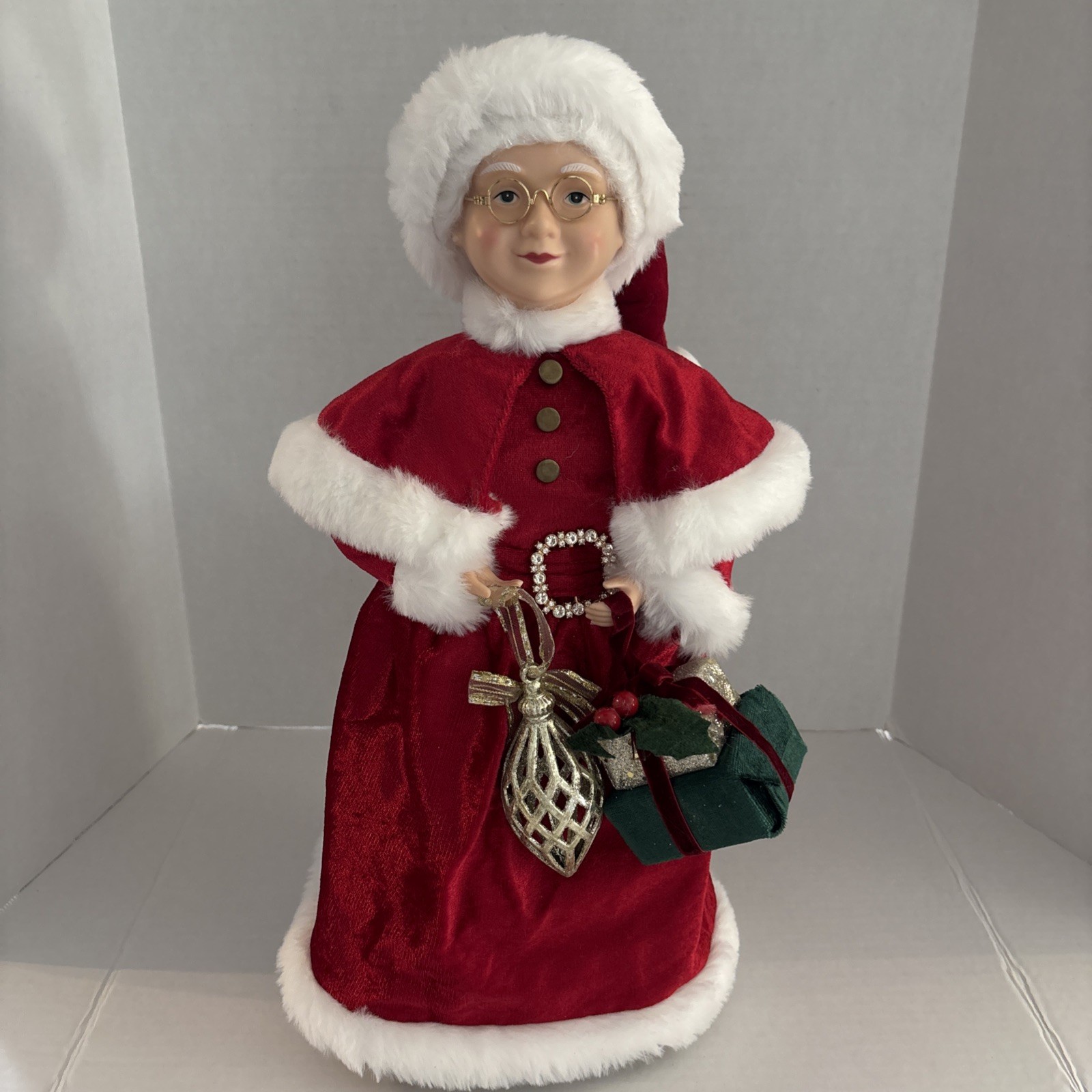 Christmas Mrs. Claus Holding Gifts Figurine 18\