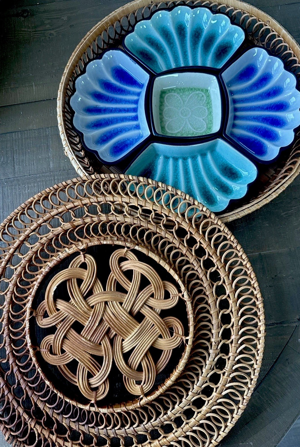 VTG Bat Trang Vietnam Pottery 5 piece serving set nestled in hand-woven tray MCM