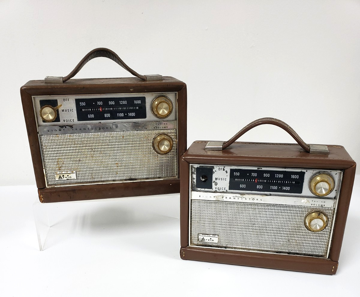 2 Vintage 1962 Arvin 61R58 Chestnut Eight Transistor Radio for parts/repair