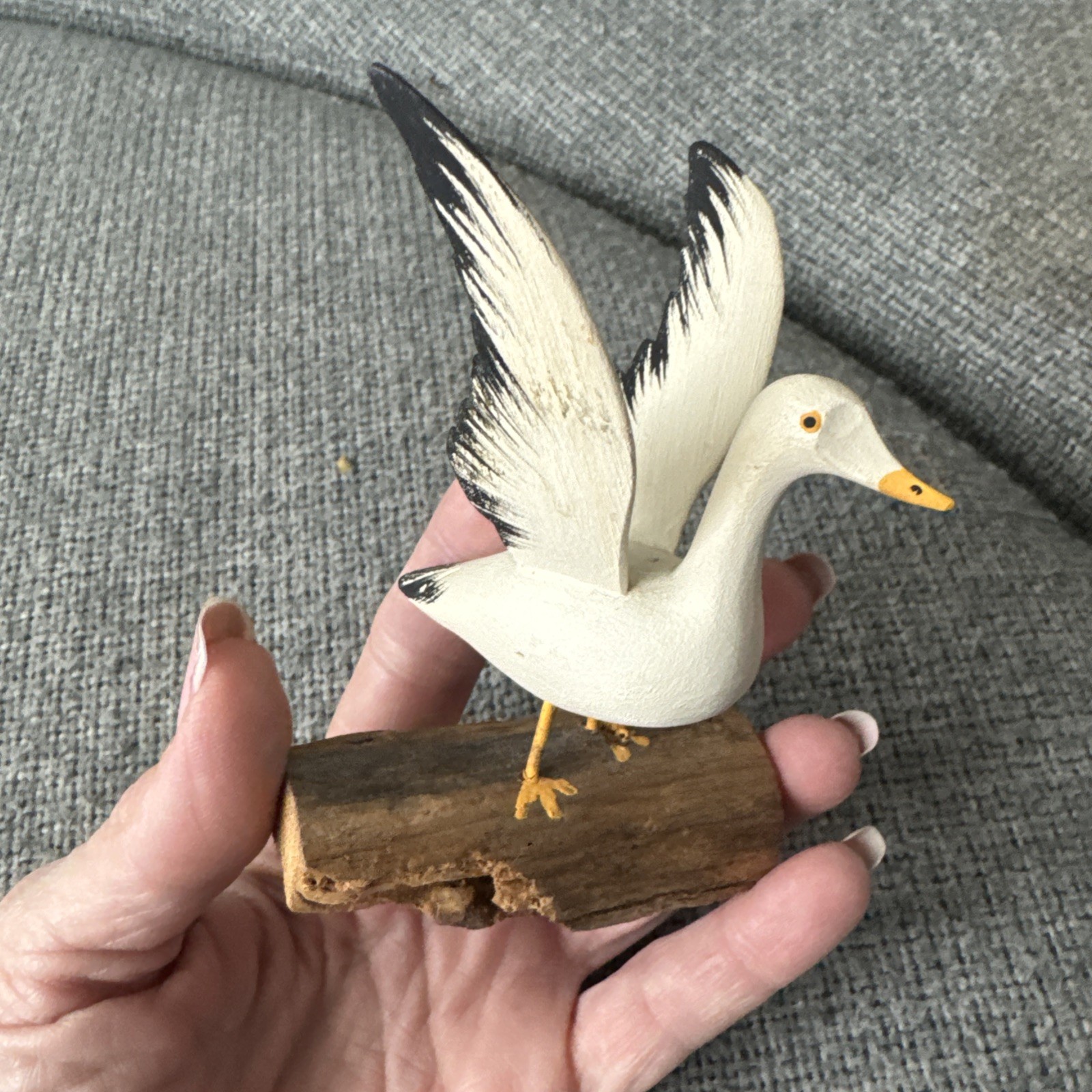 Vintage Hand Carved Sea Gull Landing on Driftwood Sea Gull Bird Figurine Vintage Hand Carved Sea Gull Landing on Driftwood Sea Gull Bird Figurine