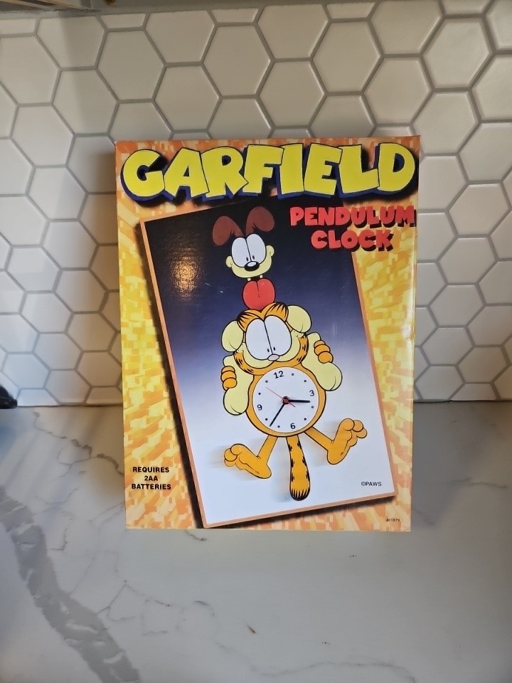 Garfield Pendulum Clock New In Box Never Used Garfield And Odie