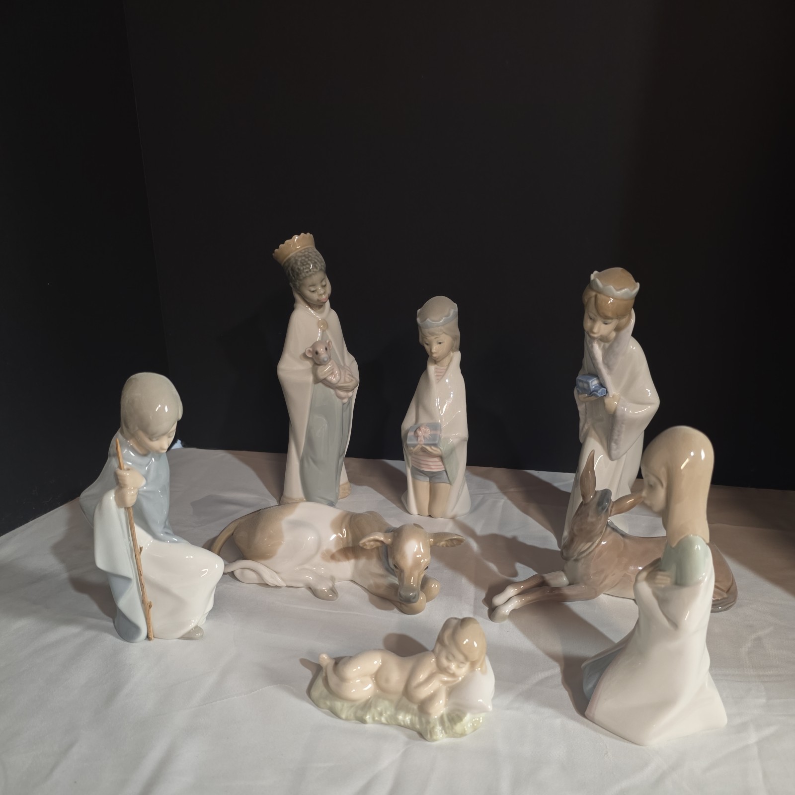 Lladro Children’s Nativity Set 8 Pieces No boxes Lladro Children’s Nativity Set 8 Pieces No boxes
