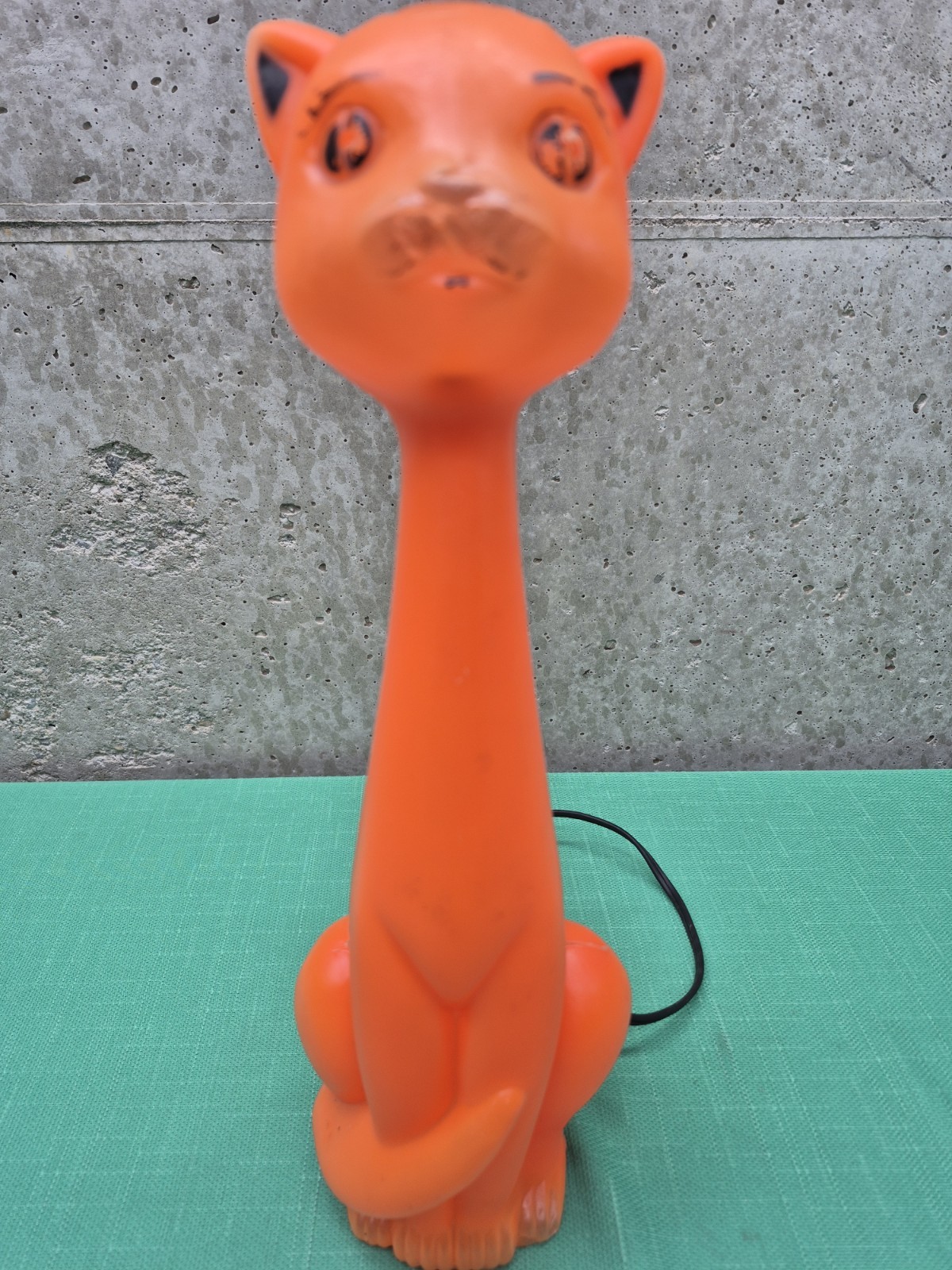 Vtg 1960s Tico Halloween Orange Cat Illuminated Blow Blo-Mold Light Bank 13” Vtg 1960s Tico Halloween Orange Cat Illuminated Blow Blo-Mold Light Bank 13”