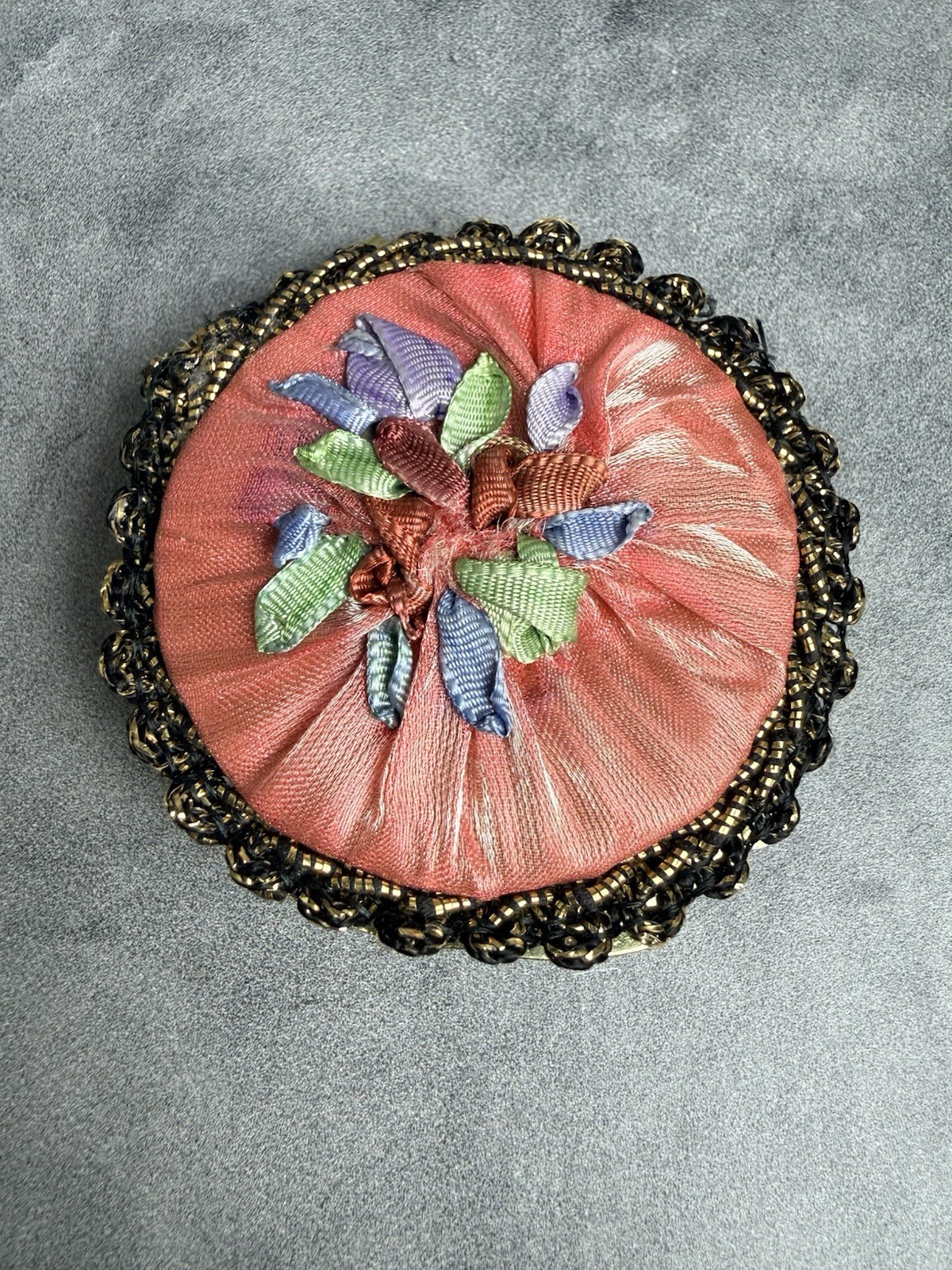Vintage Round Gold Tone Cosmetic Compact Mirror Pink Floral Fabric Cover 2.9