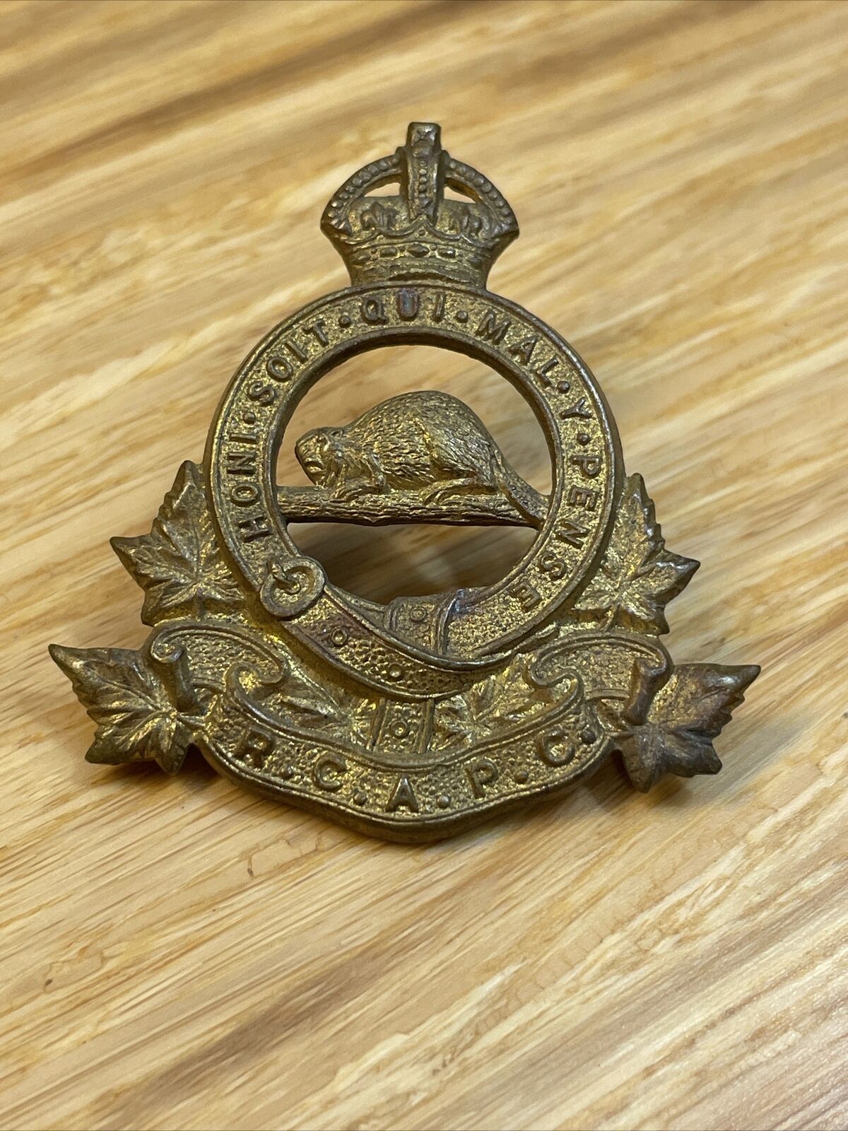 Vintage R.C.A.P.C. Hat Cap Badge Canadian Military Militaria KG JD