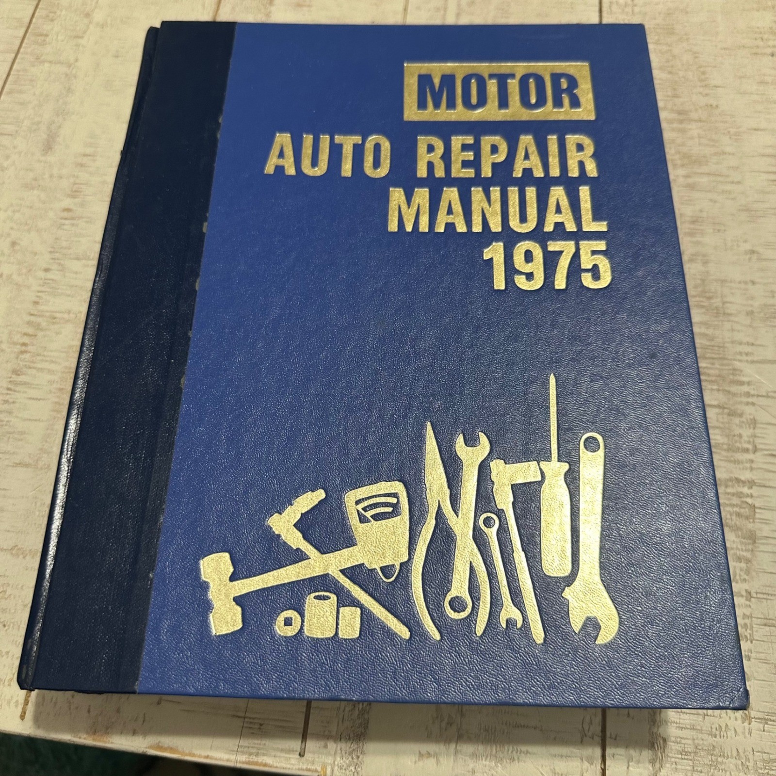 Motor Auto Repair Manual 1975 38th Edition Hardcover Vintage ISBN 0910992347 Motor Auto Repair Manual 1975 38th Edition Hardcover Vintage ISBN 0910992347