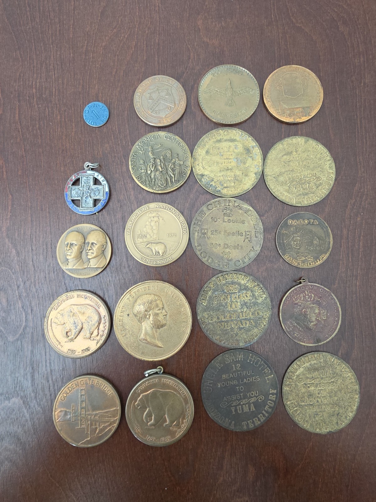 (20) Piece Mixed Lot Historical Memorabilia Medallions (20) Piece Mixed Lot Historical Memorabilia Medallions