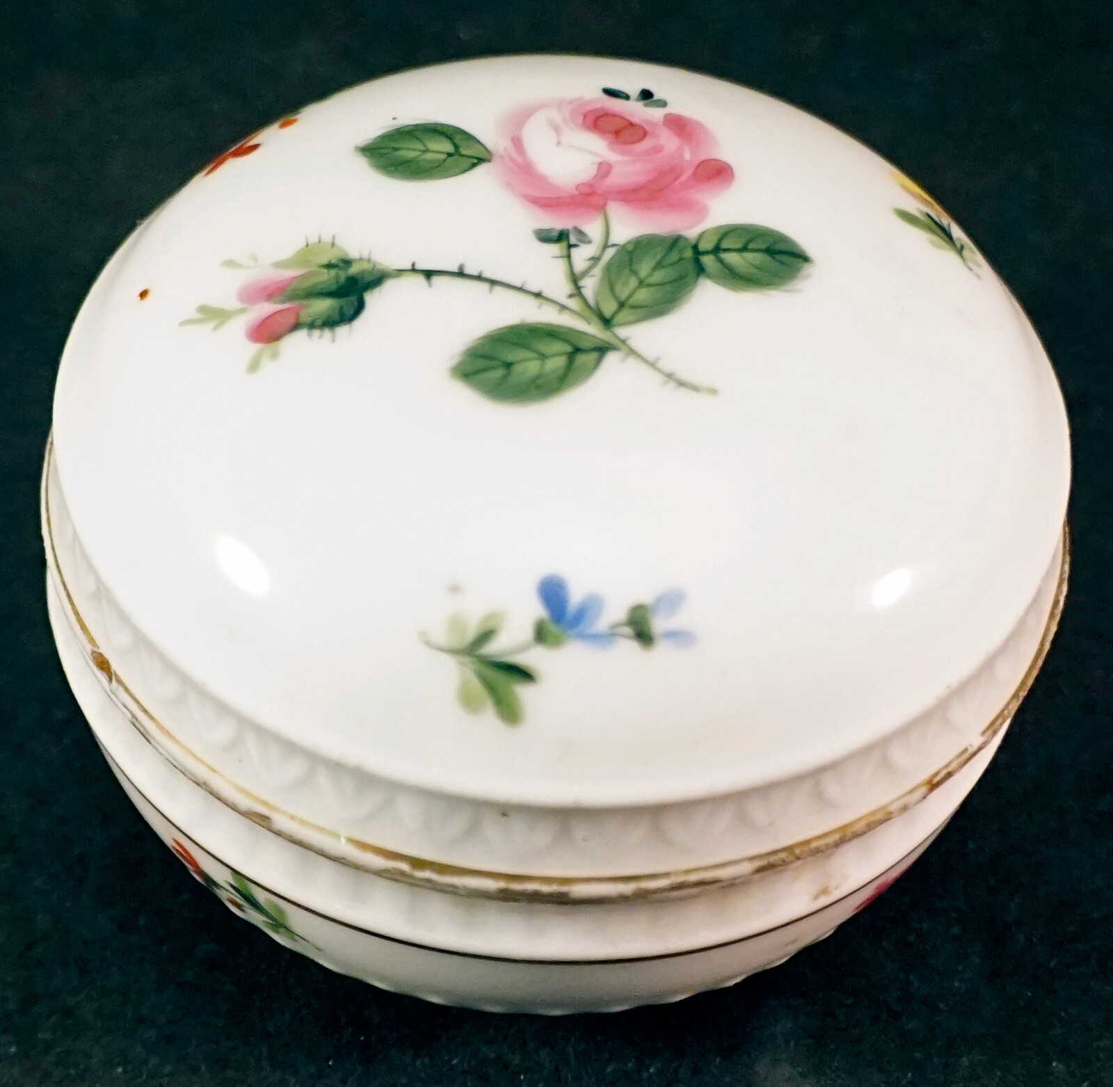 Meissen Marcolini Period Porcelain Cover Powder Jar Trinket box Painted Flowers