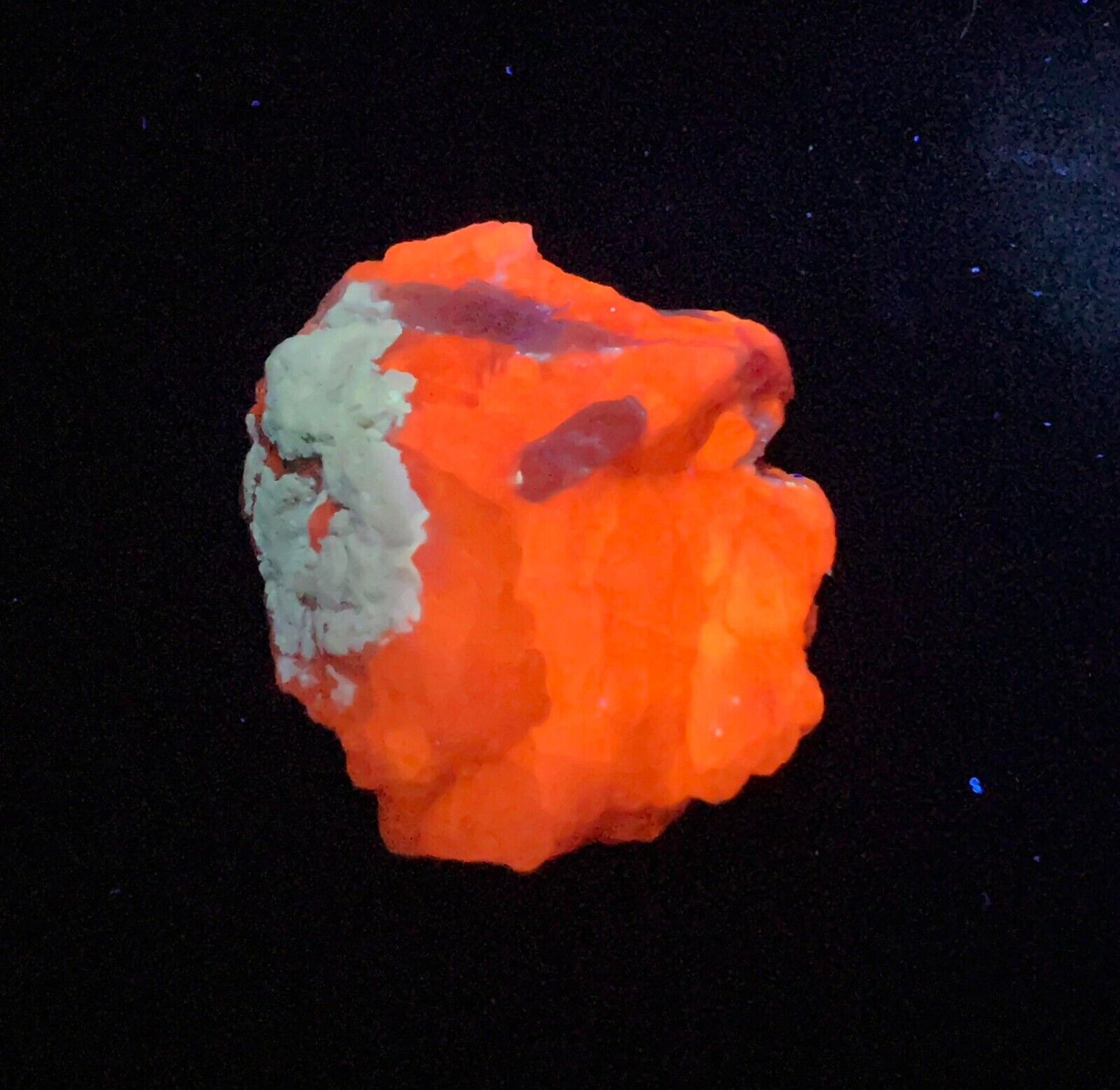 67 Carats Top Fluorescent Sharp Tenebrescent Hackmanite Crystal Piece From @AFG