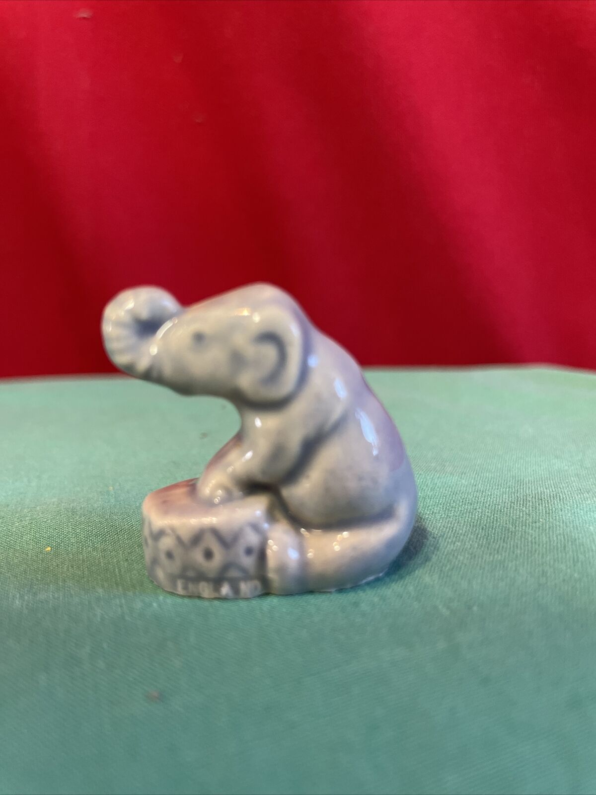 Circus Series Elephant Wade England Rose Tea miniature figure England