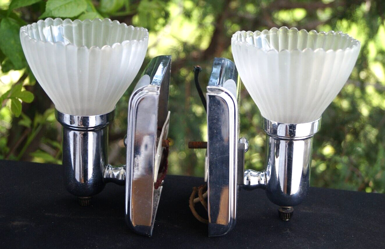 Antique 1930s Art Deco Chrome Wall Sconce Light Fixture & Cup Shades - MINTY