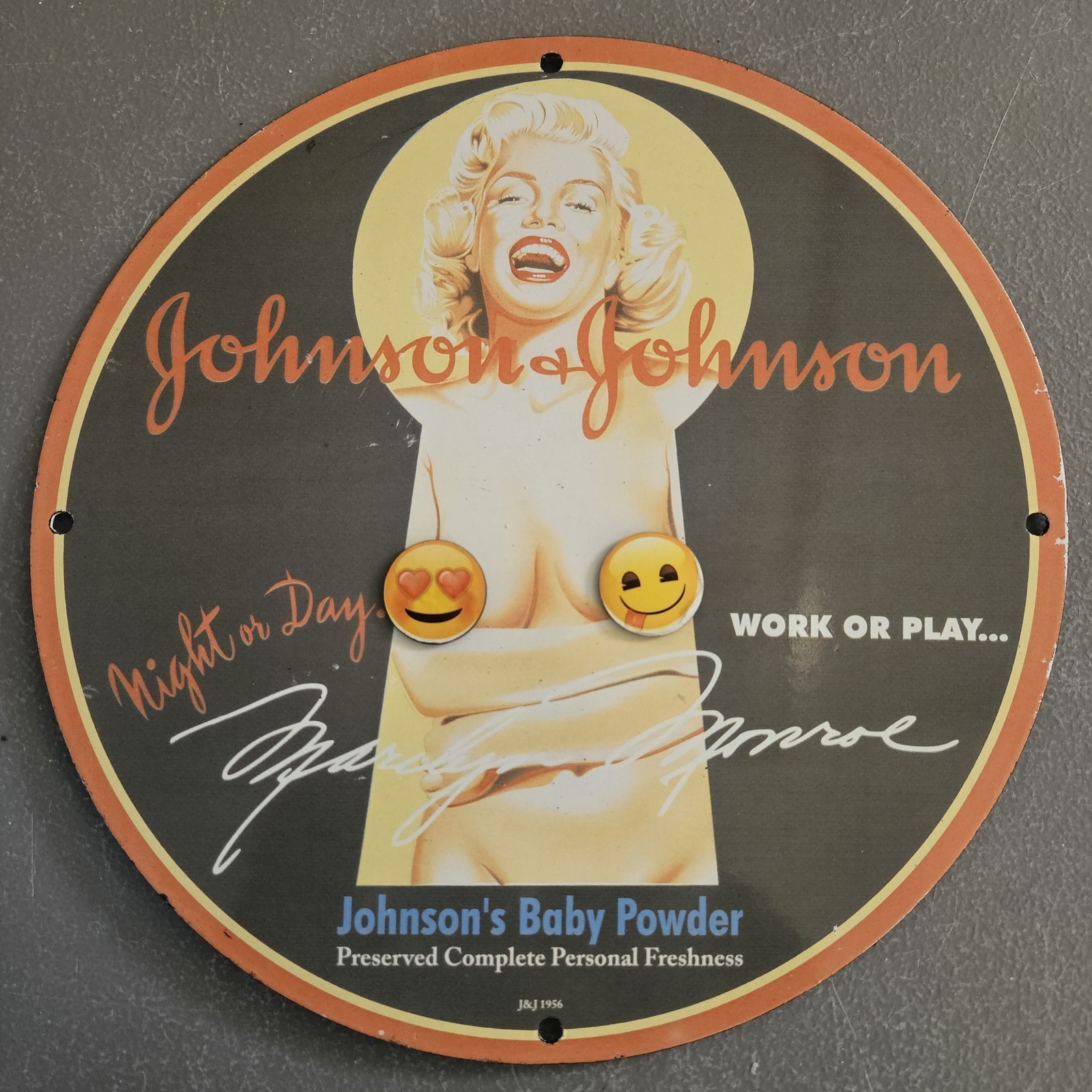 VINTAGE JOHNSON & JOHNSON BABY POWDER MARILYN MONROE 12\