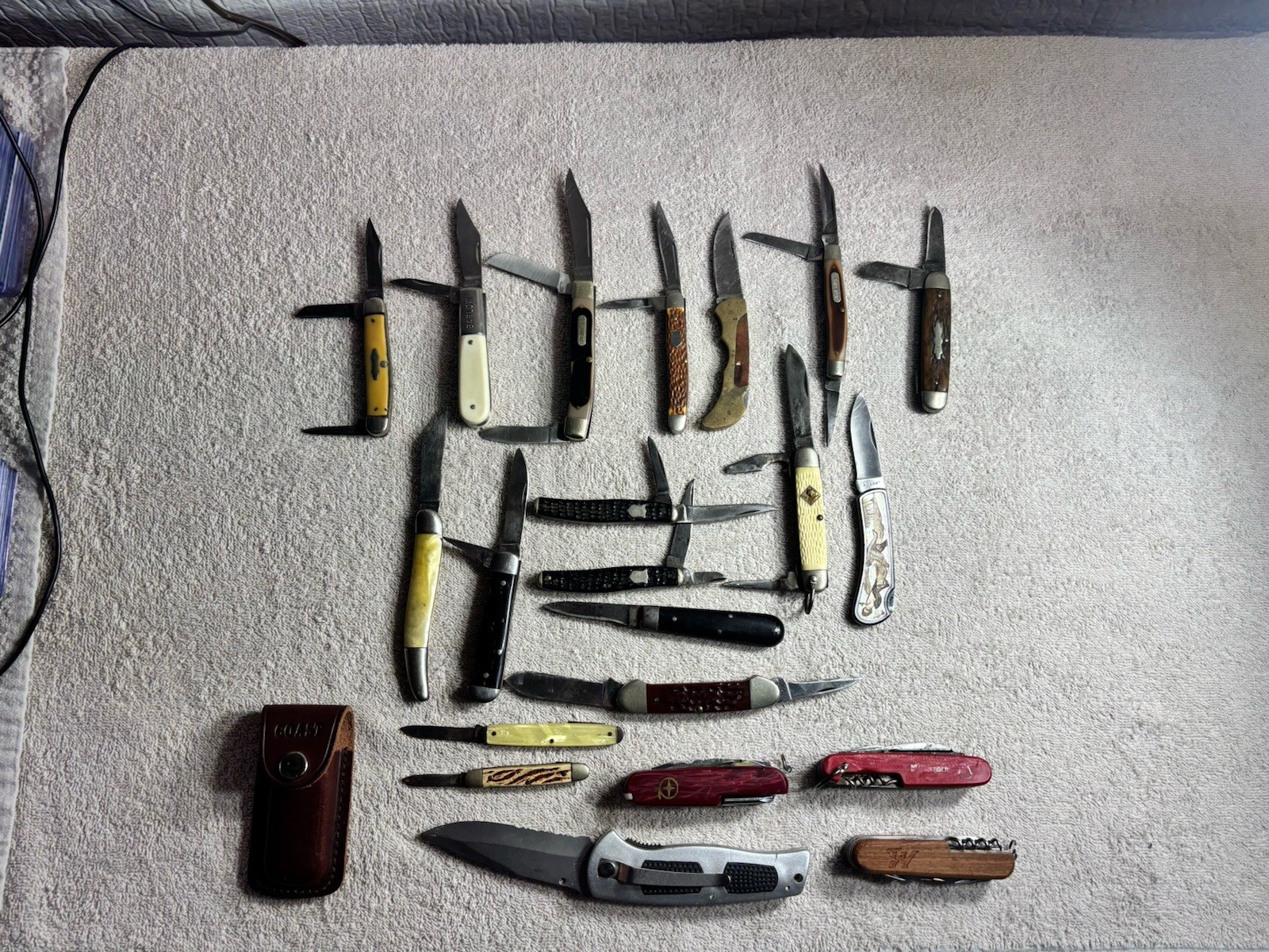 Vintage Pocket Knife Collection - 18 Total - Barlow,  Remington, Joe Roger’s +