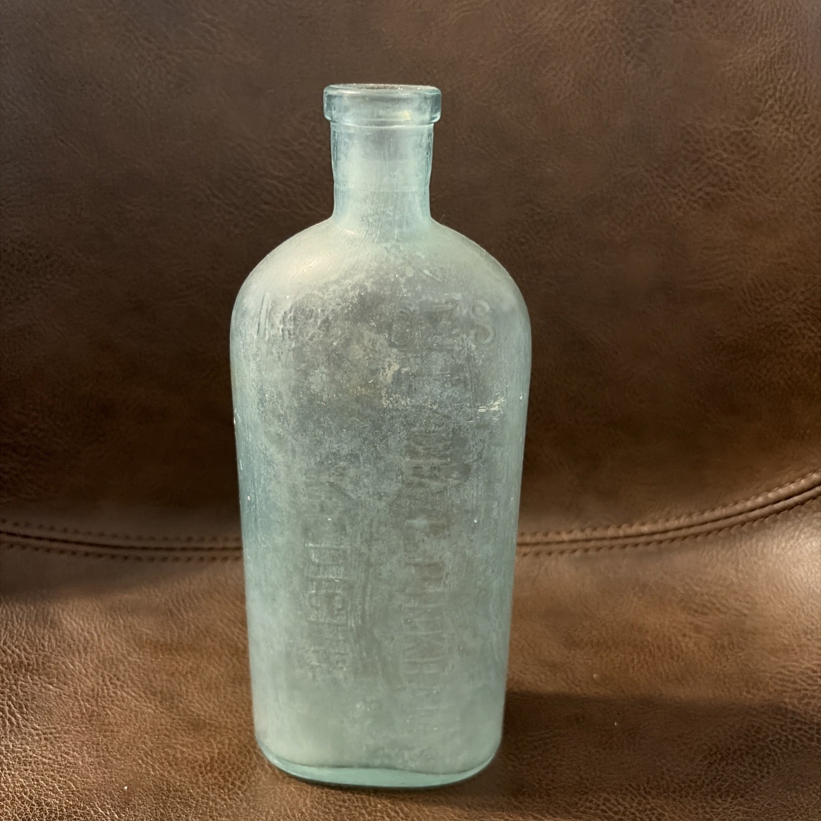 Antique Medicine Bottle  Lydia E. Pinkham’s  14 1/2 oz Clear Embossed c1908–1925