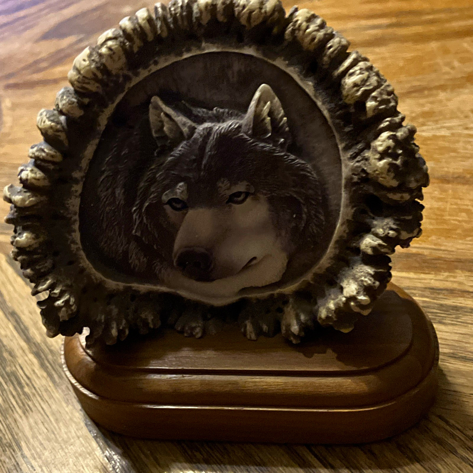 Mill Creek Studios Grey Wolf Figurine Sculpture #8009 Wolf Animal Figure
