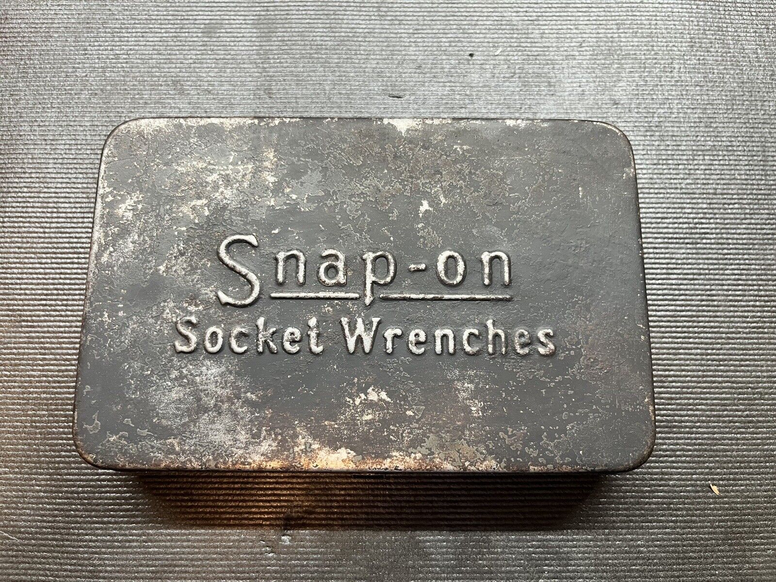 Vintage Snap-On Midget Socket Wrenches Metal Box With Two Sockets