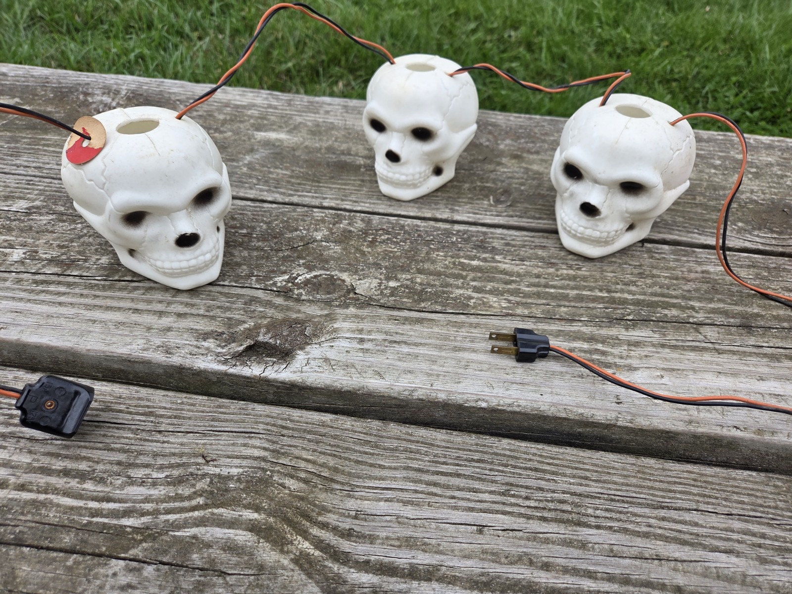 Vintage Set of RARE (3) SKULLS Halloween Blow Mold String Lights - Working