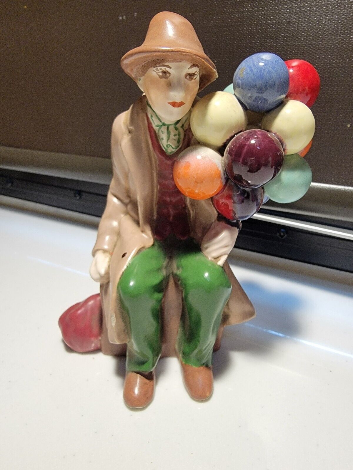ROYAL DOULTON LIKE THE BALLOON MAN FIGURINE EXCELLENT CONDITION 