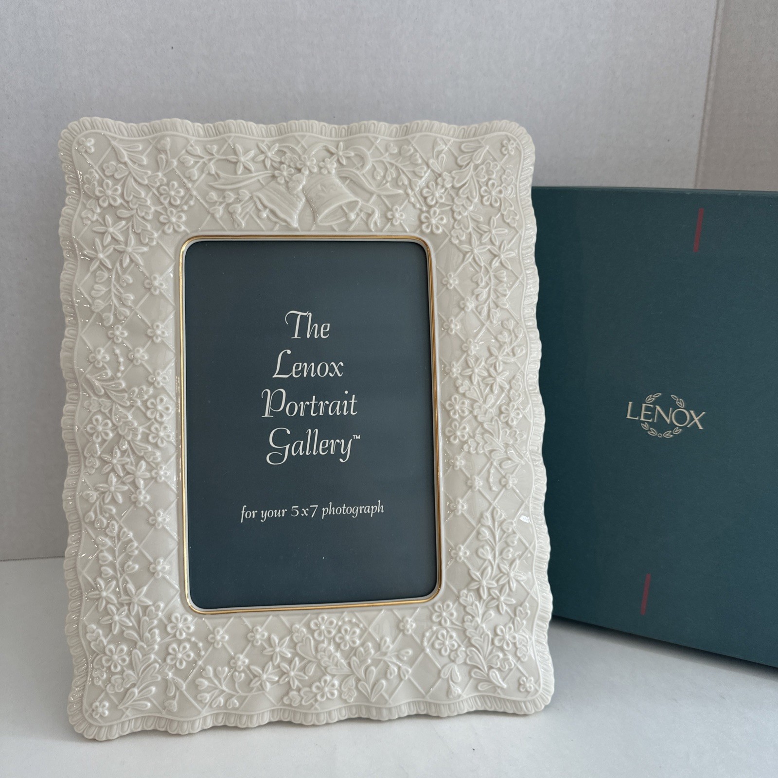 Lenox Wedding Promises Collection Photo 5x7 Picture Frame Embossed Gold Trim NEW