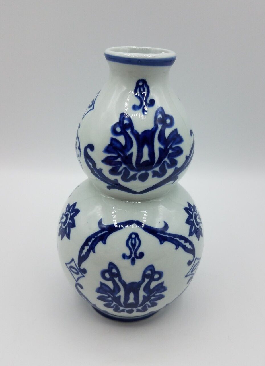 The Bombay Company Blue & White Porcelain Bud Vase 6in