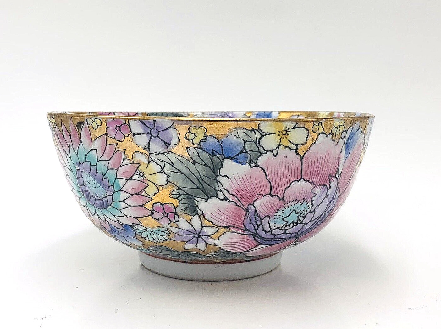 Vintage Macau Chinese Porcelain Enamel Hand Painted Bowl 7 3/4\