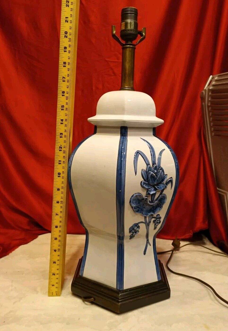 Vintage Blue And White Frederick Cooper (Chicago) Ceramic Glaze Style Lamp 