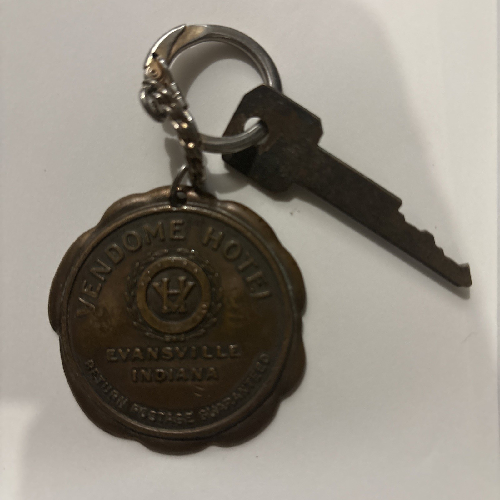 Vintage Vendome Hotel Evansville Indiana Room 209 Key Fob w/ Key Rare
