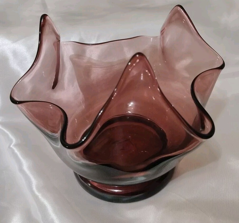 Vintage Amethyst Handkerchief Dish Bowl Art Glass 6.25\