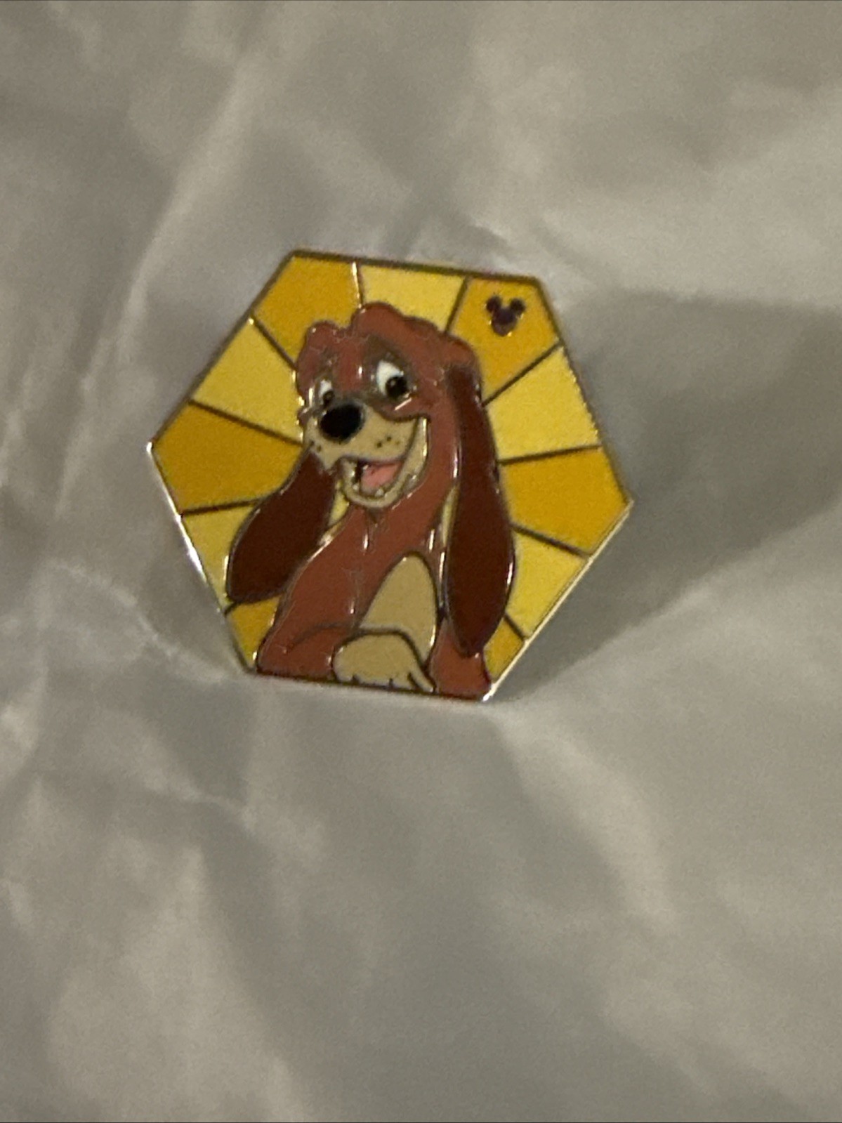 2026 Disney Wave B Hidden Mickey Copper Fox & The Hound Trading Pin Chaser