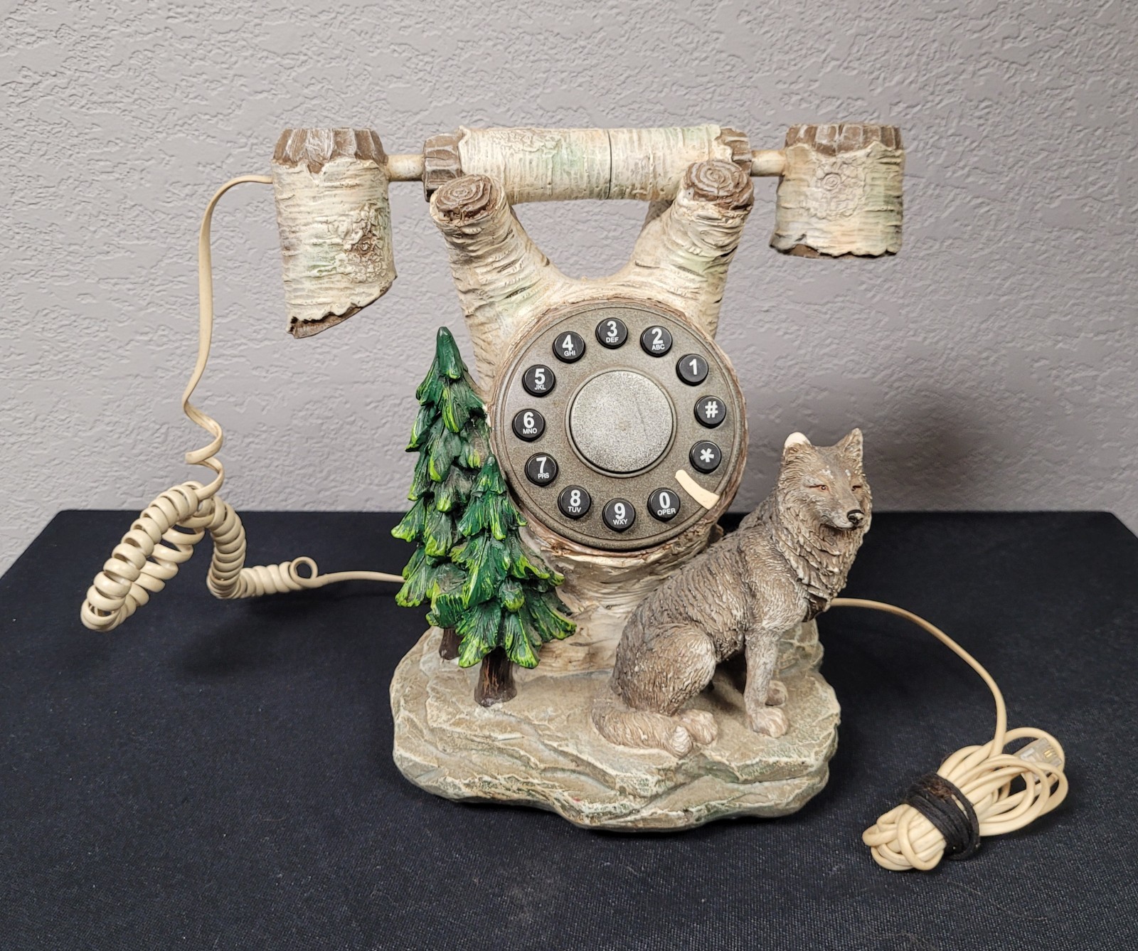 White Mountain Gifts 2008 Wolf Birch Tree Cabin Novelty Telephone WMG08 - As Is White Mountain Gifts 2008 Wolf Birch Tree Cabin Novelty Telephone WMG08 - As Is
