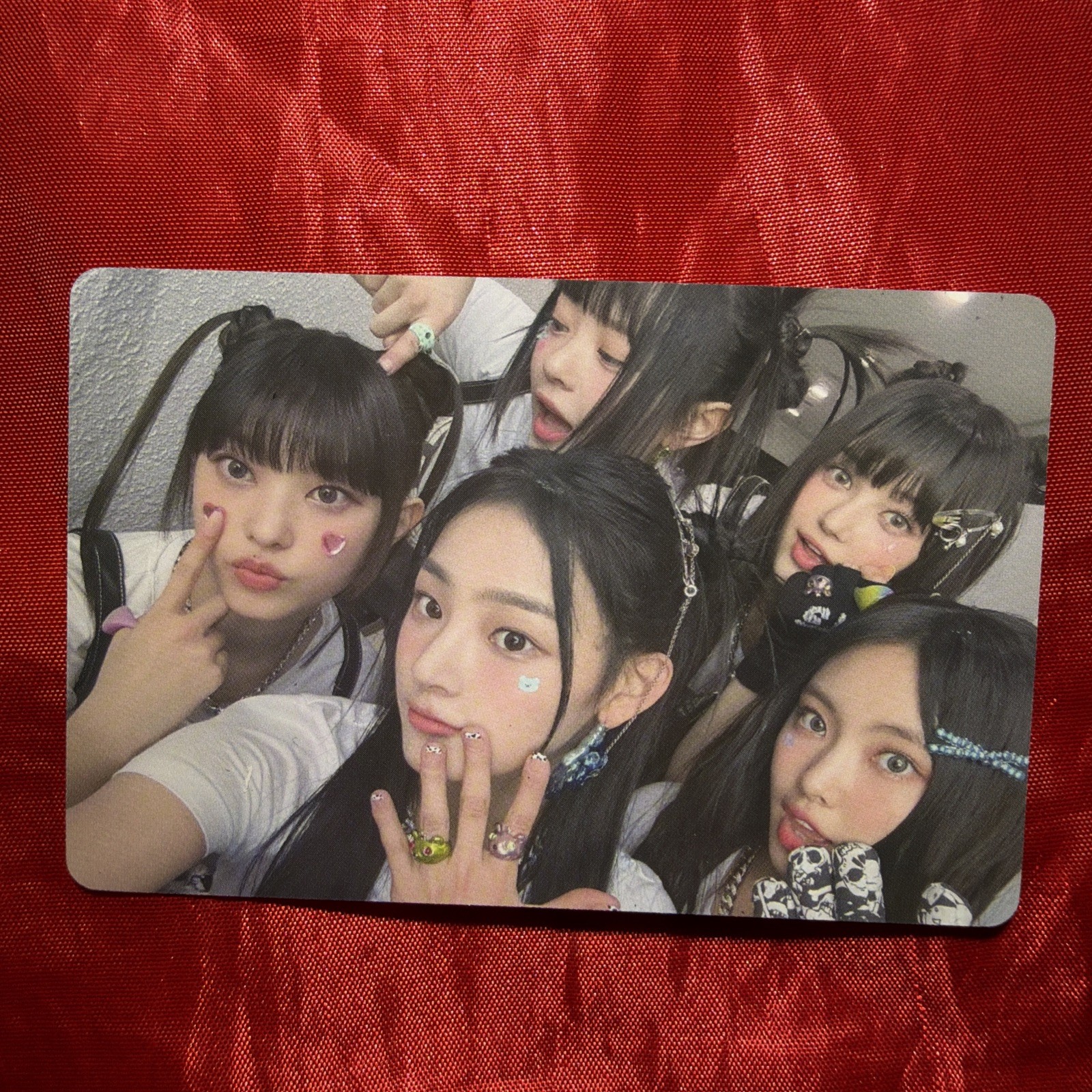 NEWJEANS BUNNIES CLUB IDOL K-POP Girl Photo Card GROUP 