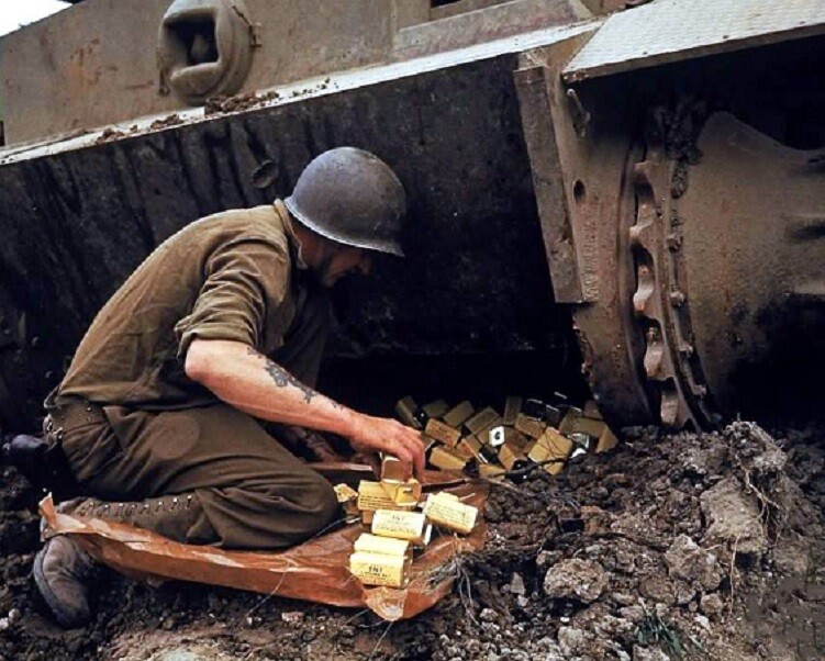 US Engineer Packing Explosives Under a German Tiger Tank WWII 8x10 Photo 65a