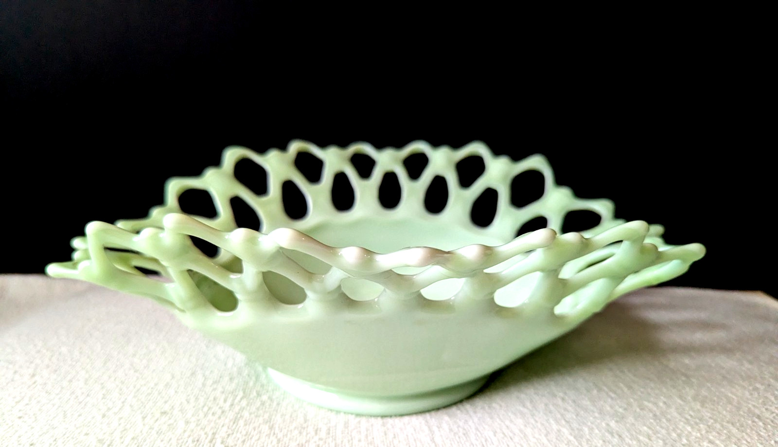 Vintage Jadeite  Green Glass  Westmoreland Doric Open Lace Edge Centerpiece Bowl