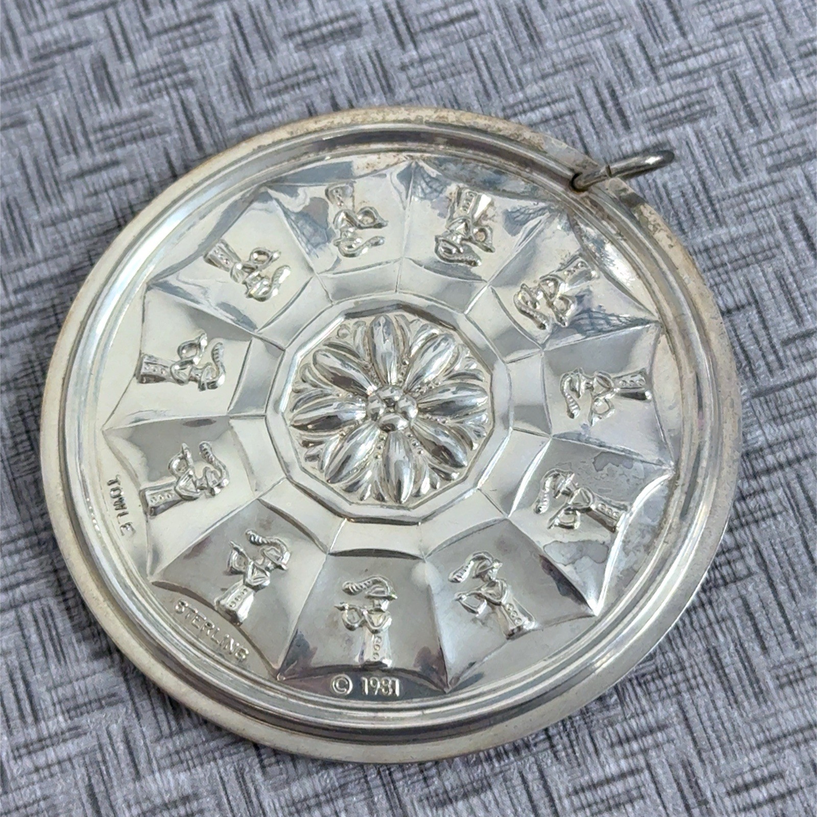 Towle 1981 Sterling Silver Xmas Medallion 11 Pipers Ornament, Orig. Card, 15.8g