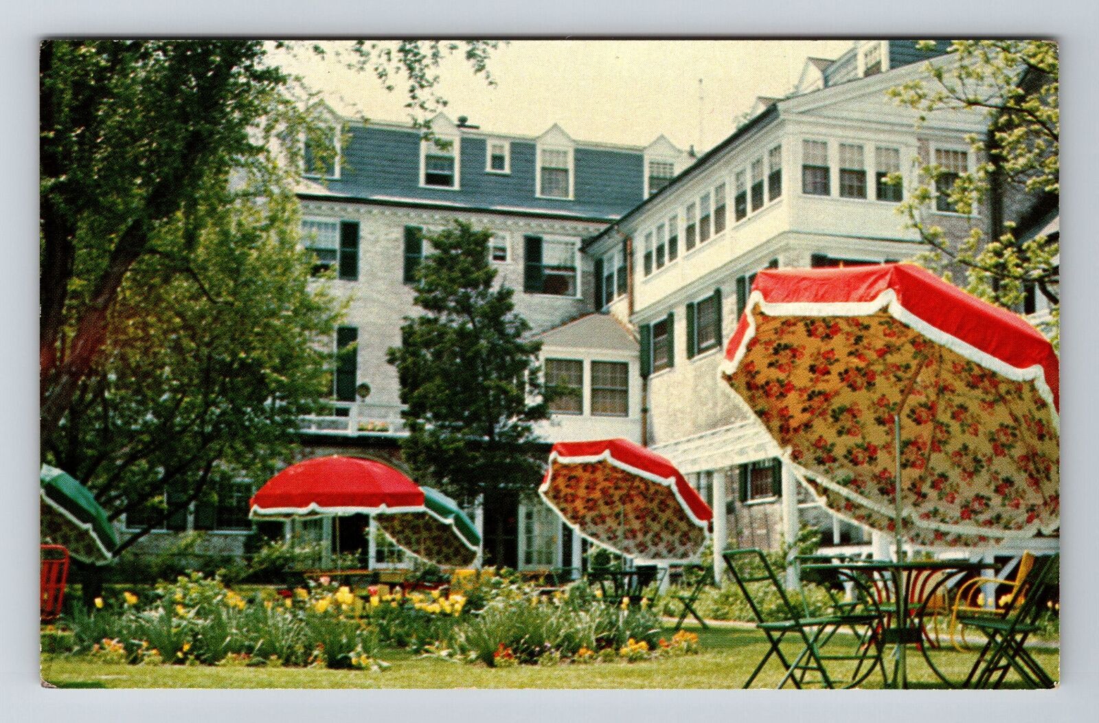 Amherst MA-Massachusetts, The Lord Jeffery Garden View Vintage Postcard