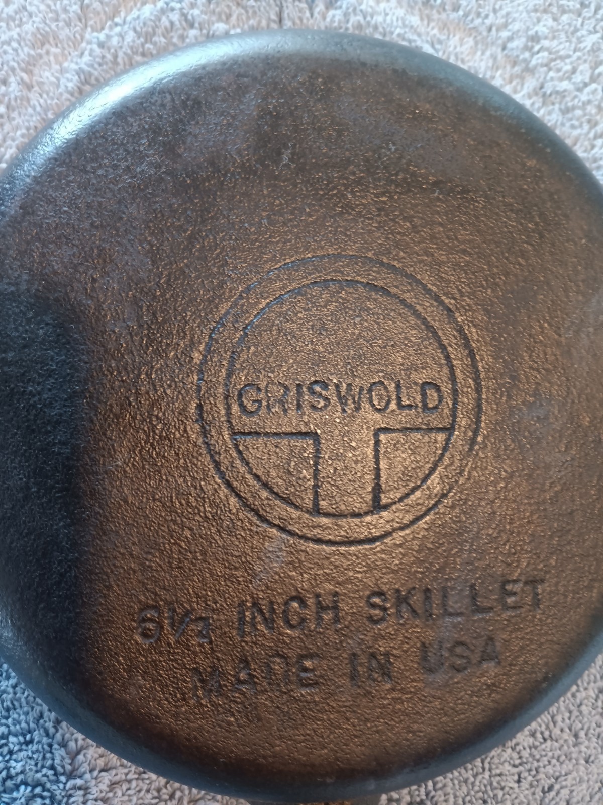 #3Transitional Griswold. Collectors Look