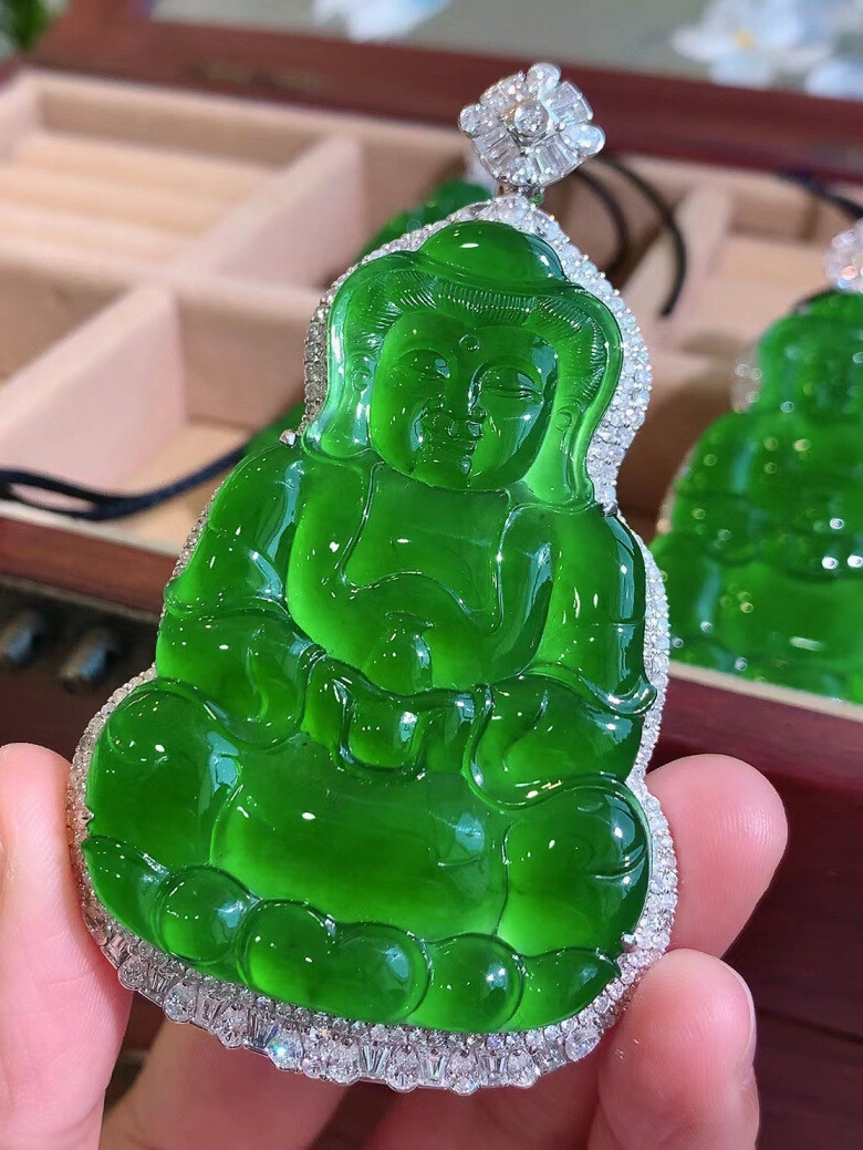 Perfect High Ice Chinese Jade Precision Carved Guanyin Bodhisattva Pendant 18k