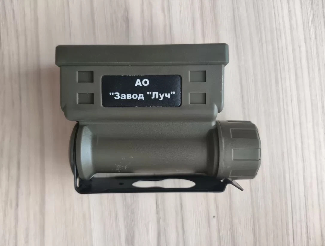 Russian Ratnik flashlight FES 6E2 with mount .US seller