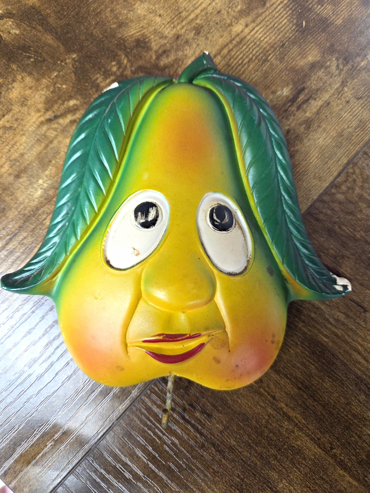 Vintage Pear Face Wall Mask Plaque, Painted Plaster Yellow/Green 10in Indoor
