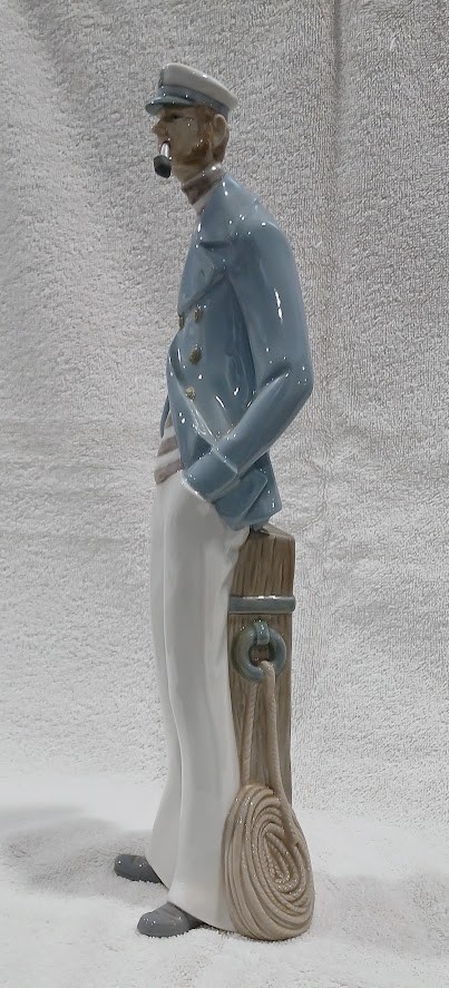 Lladro figurines Sea Captain #4621 In Mint Condition No Box