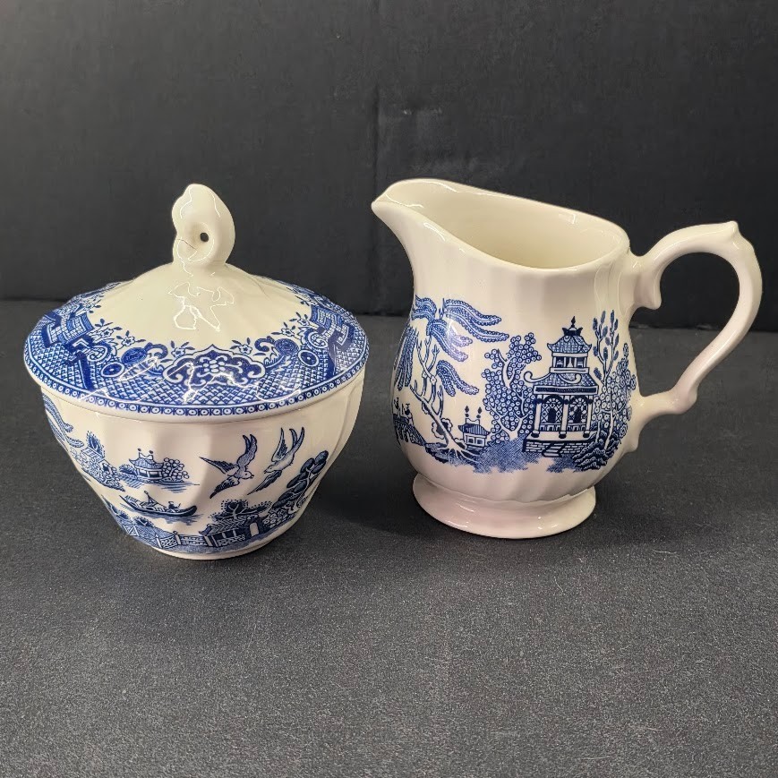 Vintage Royal Wessex Blue Willow Creamer & Sugar Bowl Set  Made in England
