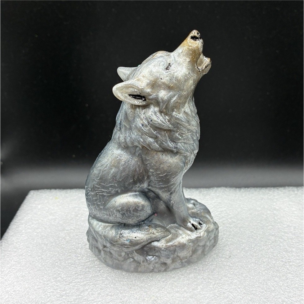 Howling Gray Wolf Figurine Statue Sculpture Wolf Animal Figure Decor