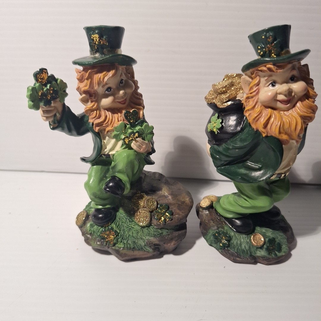 Pair Of Hand-painted Leprechauns Pair Of Hand-painted Leprechauns
