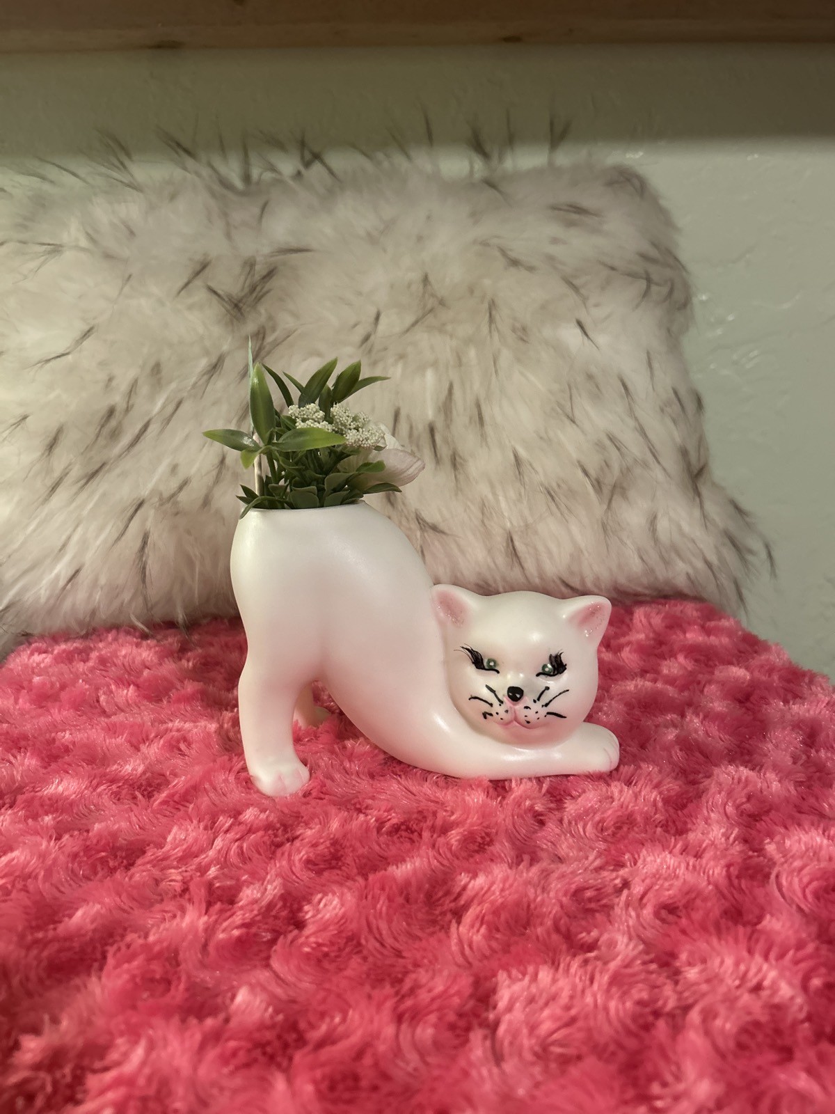 Vintage Style White Ceramic Stretching Cat Planter Figurine