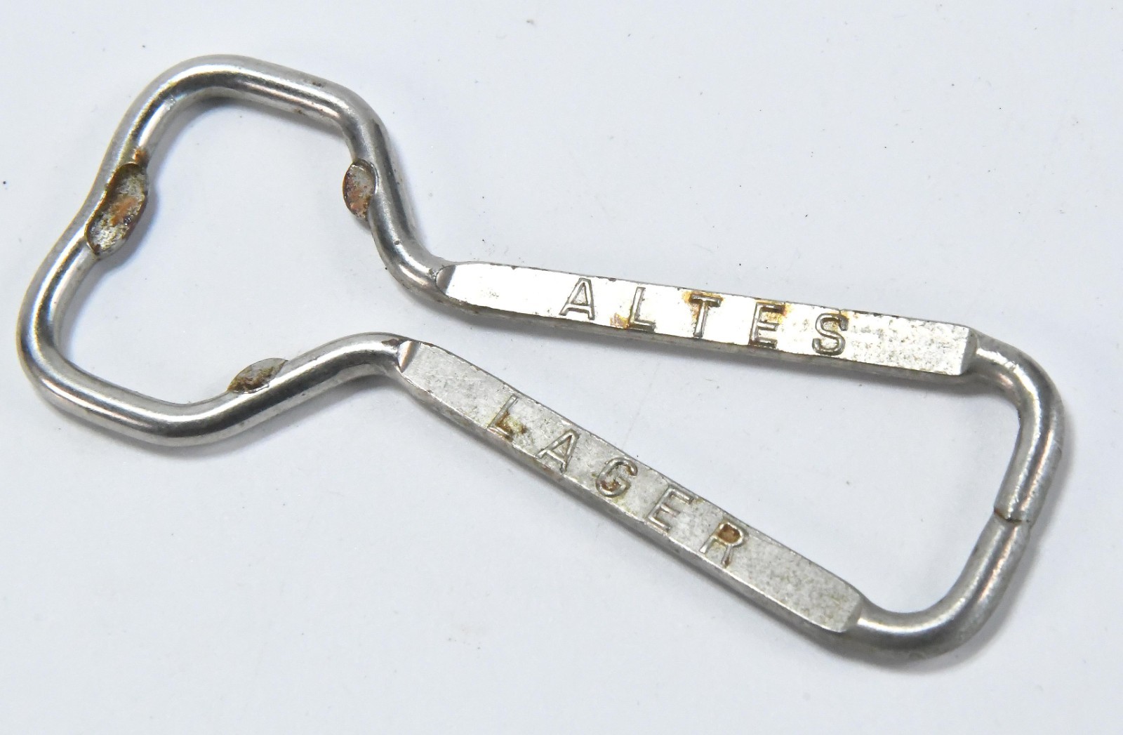VINTAGE ALTES LAGER BEER BOTTLE OPENER ADVERTISING