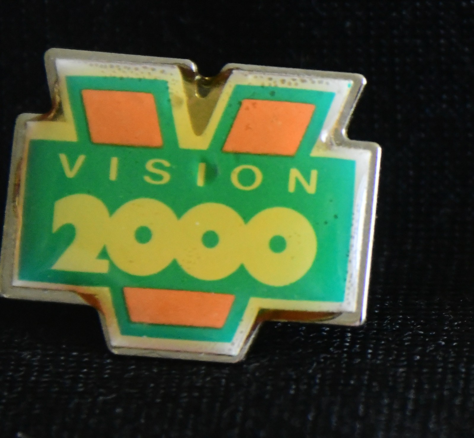 Publix 2000 Vision Vintage Lapel Pin new