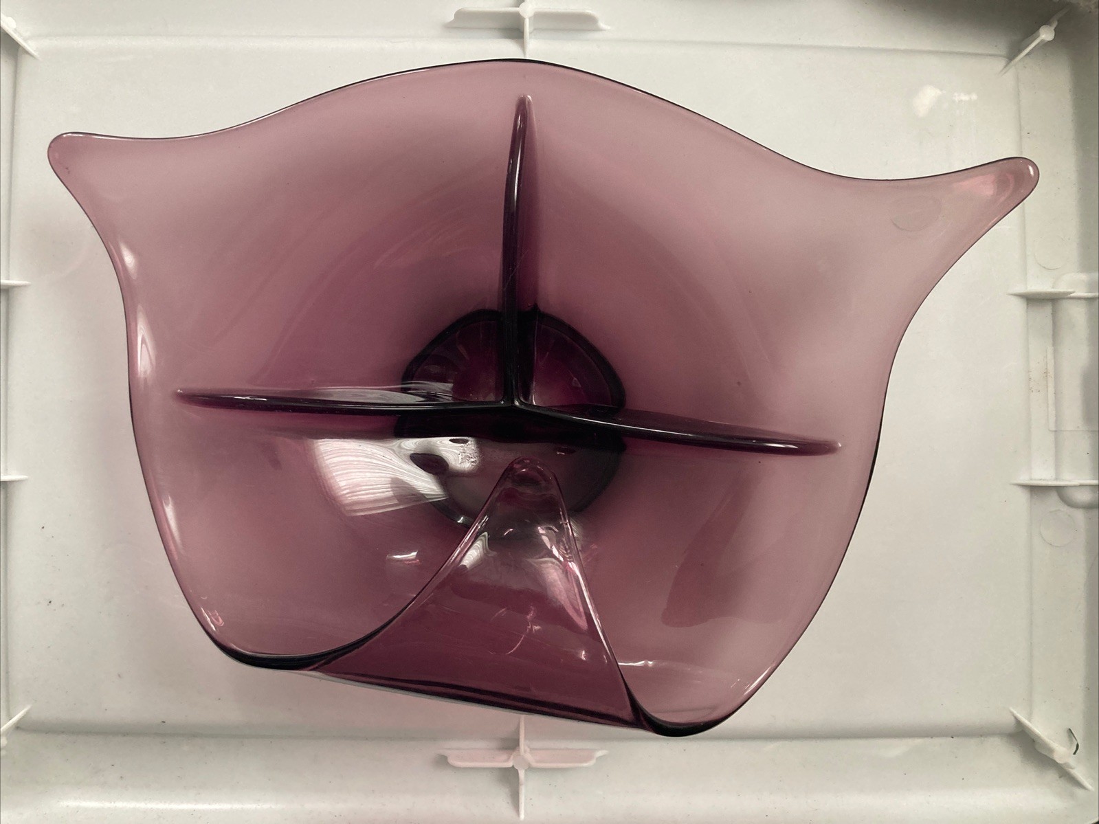 Viking Glass STINGRAY Divided Bonbon Dish Amethyst Purple HTF *glows* 10” Viking Glass STINGRAY Divided Bonbon Dish Amethyst Purple HTF *glows* 10”