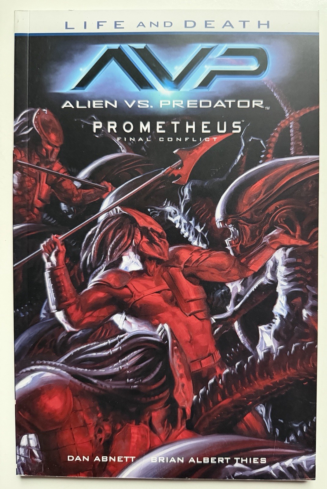 AVP Alien vs Predator Prometheus Life and Death TPB