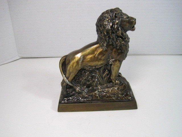 VINTAGE METAL LION BANK  HARRIS TRUST AND SAVINGS BANK 5\