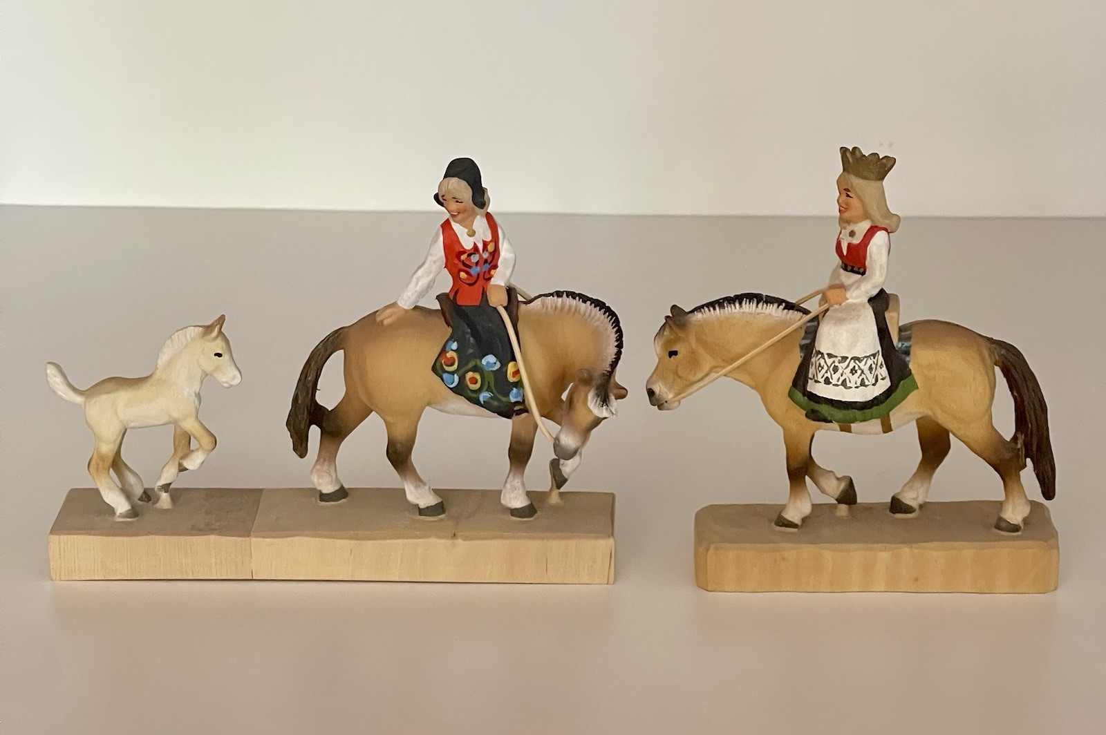 Vtg Stamped Henning Norway Hand Carved Wood Norwegian Bride & Girl Fjord Horse